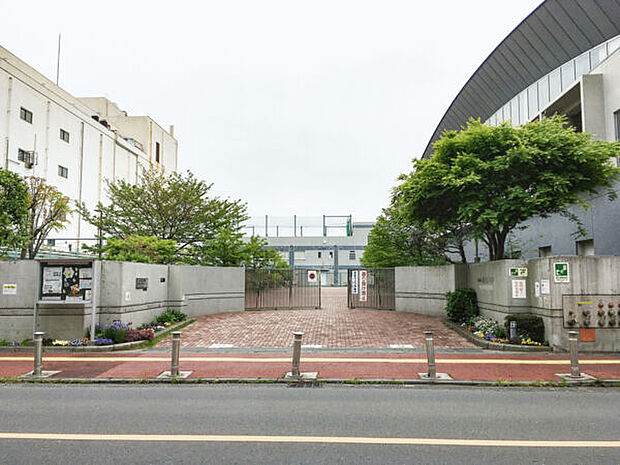 川崎市立富士見中学校(約403m)