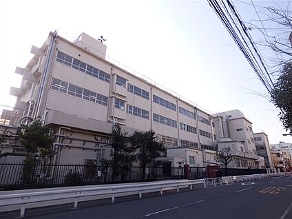 江東区立第二砂町中学校 307m