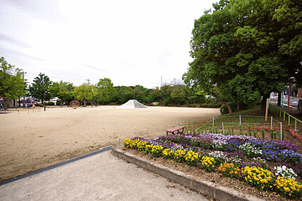 梅野公園 235m