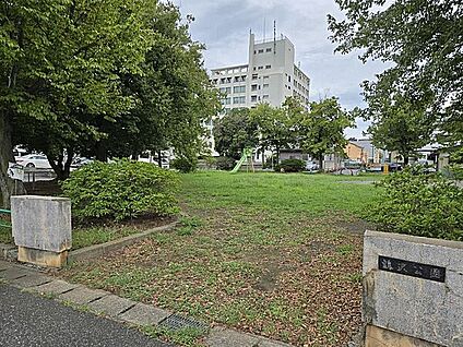鶴沢公園 1487m