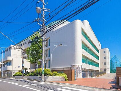 横浜市立平楽中学校 831m