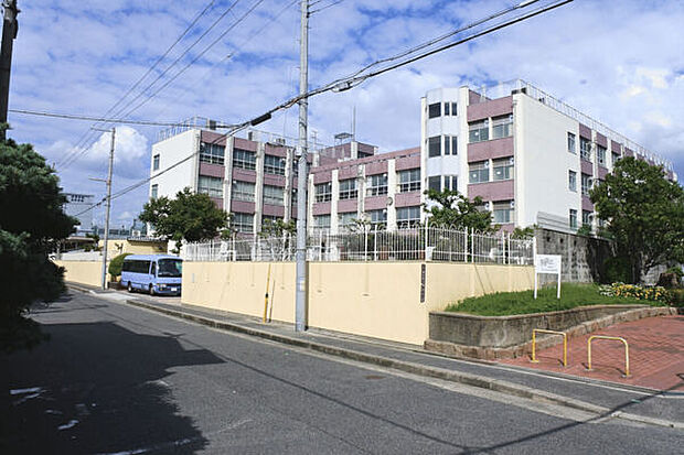 大阪市立墨江丘中学校（約342m）