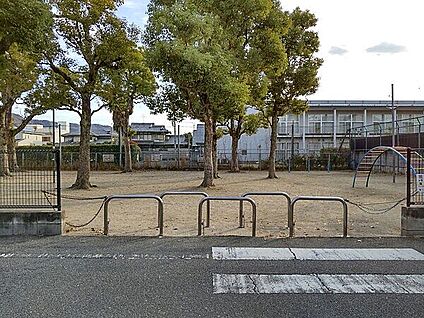 旭町児童遊園 761m