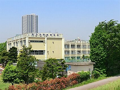 葛飾区立金町小学校 138m