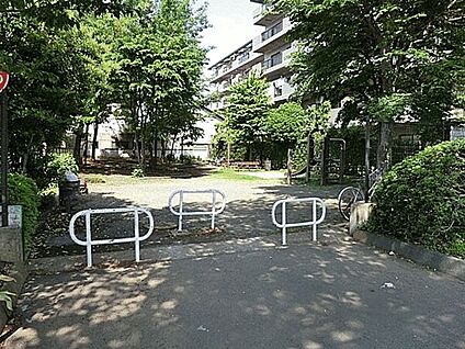 こもれび公園 902m