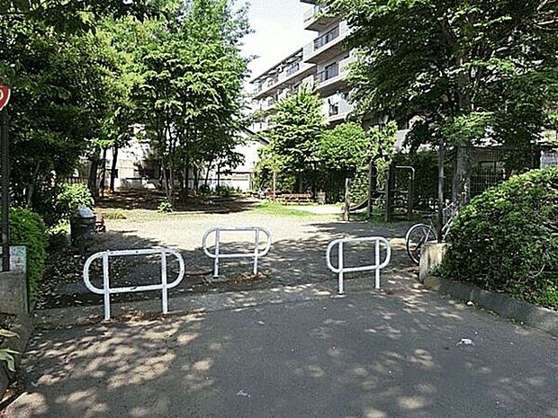 こもれび公園(約902m)