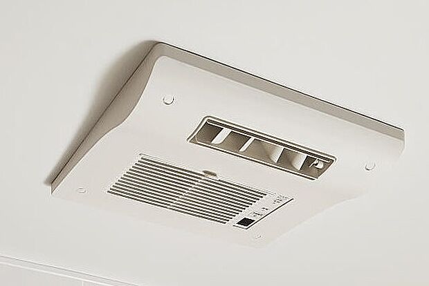 【保温組みフタ】断熱構造により、長時間にわたりお湯の温度を一定に保つ機能を備えた保温浴槽。快適なバスタイムを提供します。