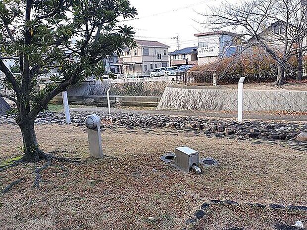 東川親水北公園（約600m）