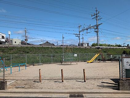 津之江町一丁目さくら児童遊園 1028m