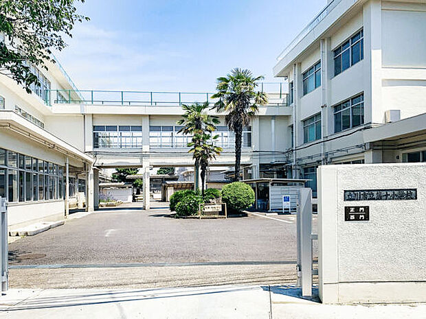 立川市立第十小学校(約689m)