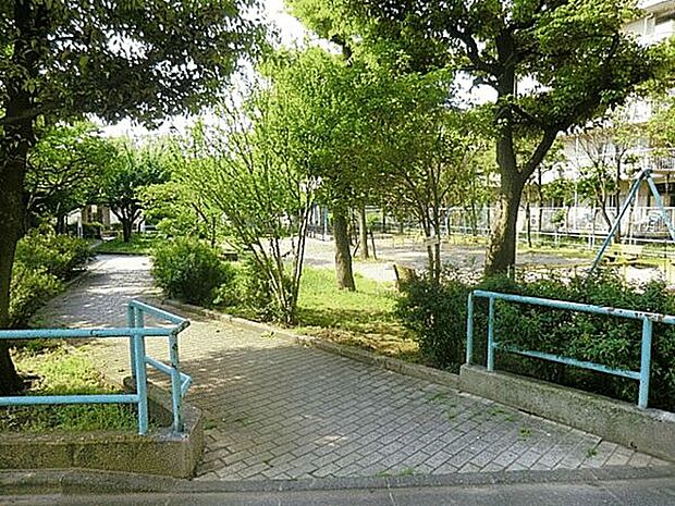 大谷田一丁目第二児童遊園(約577m)