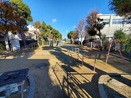 塚口東公園 830m