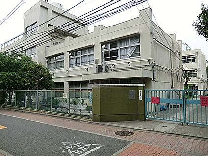 世田谷区立笹原小学校 627m