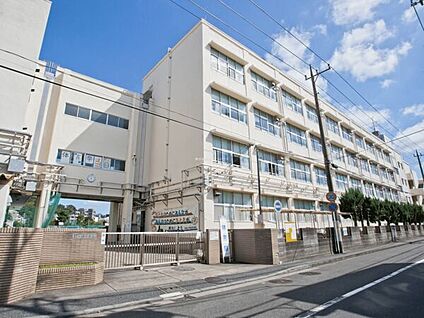 横浜市立大綱中学校 1110m