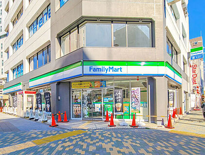 ファミリーマート墨田押上駅前店 495m