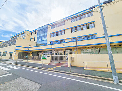 墨田区立文花中学校 538m