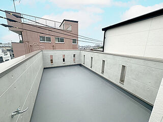 【４部屋プラスＬＤＫ】開放的なルーフバルコニー付き、角地を含む全２棟　～アーバンポート北浦和～ その他