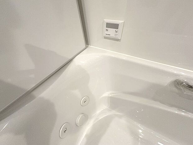 【ジェットバス】浴室にはジェットバスを標準装備。一日の疲れをゆっくりと癒してくれます。