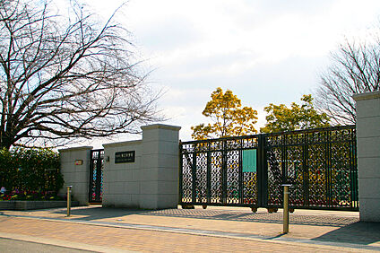 吹田市立第三中学校 400ｍ(徒歩5分)