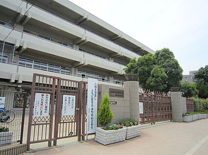 吹田市立第六中学校 180ｍ
