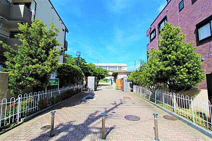 吹田市立第三小学校 650m