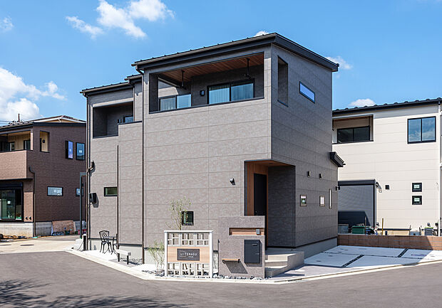 【LI:TERASU MIHARA】安心の「長期優良住宅＋長期建物保証」耐久性・耐震性に優れた家づくりで、長期優良住宅に求められる5 つの性能基準を全てクリア。