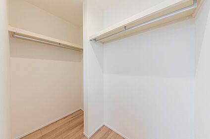 No.4 主寝室ウォークインクローゼット