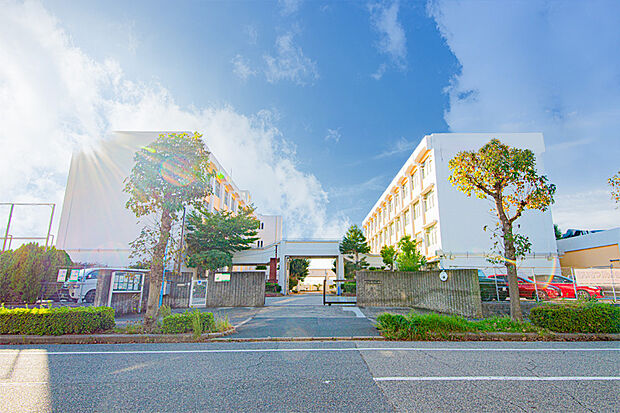 春日台小学校(約350m)