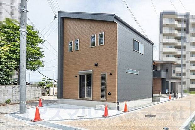 岸和田駅まで徒歩8分!【ライフフィールド岸城町 1号地】モダンテイストでオシャレな外観♪