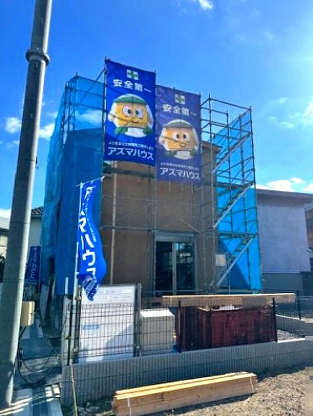 【現地写真【12号地】】前面道路は東側幅員約4.7ｍあり！スーパーなどの生活利便施設が徒歩圏内に充実。