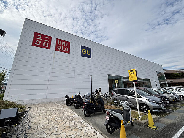 ユニクロ・GUオアシスタウン伊丹鴻池店（約586m）