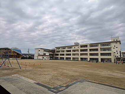 池田市立北豊島小学校 103m