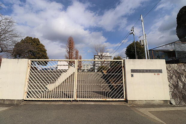 川西市立陽明小学校（約380m）