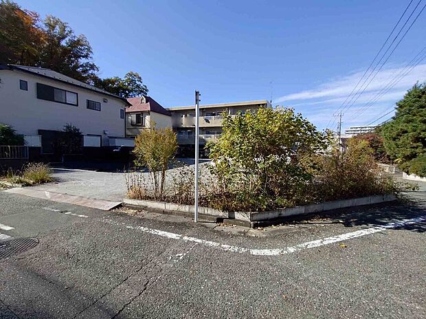 地型も良く建ぺい率が60%、容積率が200%ある為、理想の間取りで、家作りが出来そう。♪ライフスタイルに合ったこだわりの住まいをこの地で、実現してください。