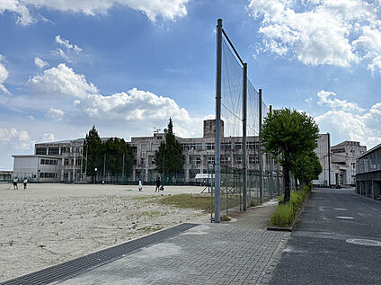 小郡市立三国中学校 2300ｍ(徒歩29分)