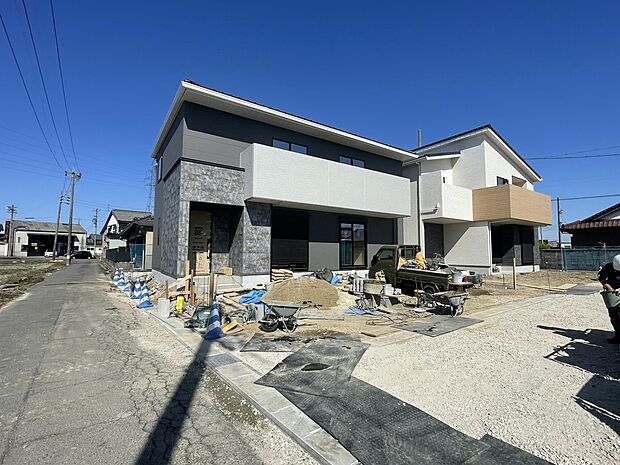 【【現地写真】】ニッケタウン 稲沢店まで自転車約6分(約1300m)の立地。営業時間は21時まで。急に「お弁当がいる」と言われても大丈夫！すぐに出向ける距離です。