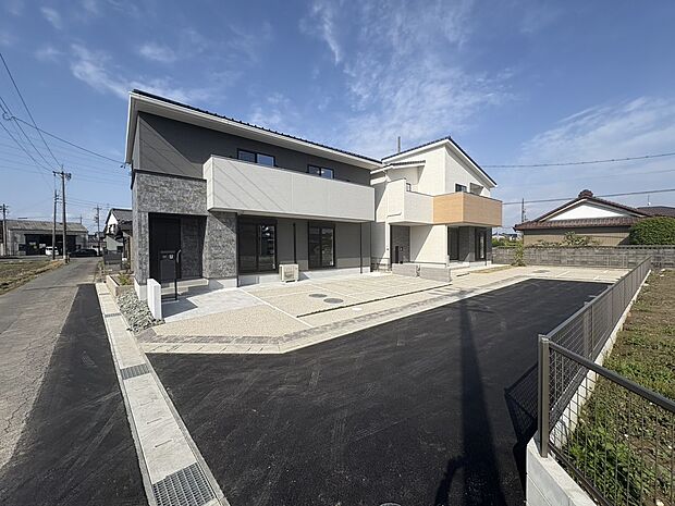 【【現地写真】】ニッケタウン 稲沢店まで自転車約6分(約1300m)の立地。営業時間は21時まで。急に「お弁当がいる」と言われても大丈夫！すぐに出向ける距離です。