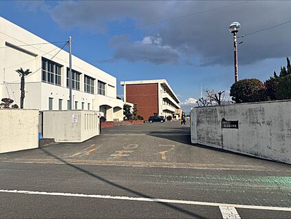 佐屋西小学校 約600m(徒歩約8分)