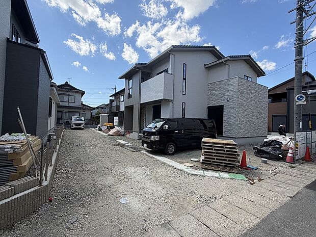 【【現地写真】】現在建築中。ご家族で快適に暮らせる住まいを建築中です。