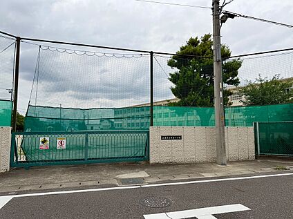 布袋小学校 約970m(徒歩約13分)