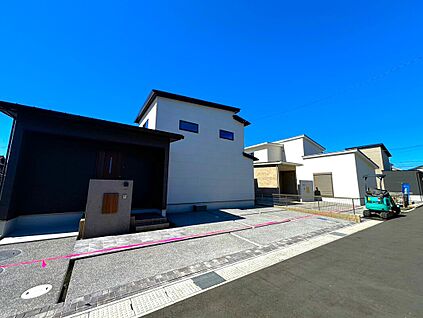 【E棟　外観】