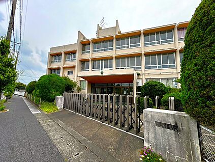 日進小学校 約350m(徒歩約5分)