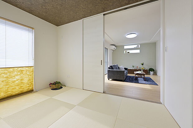 【【和室同仕様】】LDKと隣接した和室。お子様の遊び部屋・お昼寝スペースとして使うのもオススメです!客間としてもご活用いただけます。/F・G・I棟