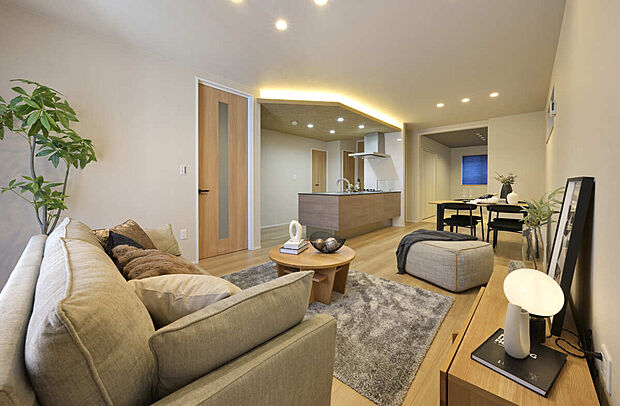 【【B棟　LDK】】ご家族との時間はもちろん、ゲストを迎える場としても落ち着きのある雰囲気を備えたLDKです。永く住まう住まいだからこそ、「広さ」と「ゆとり」を大切にし、上質な空間設計としています。