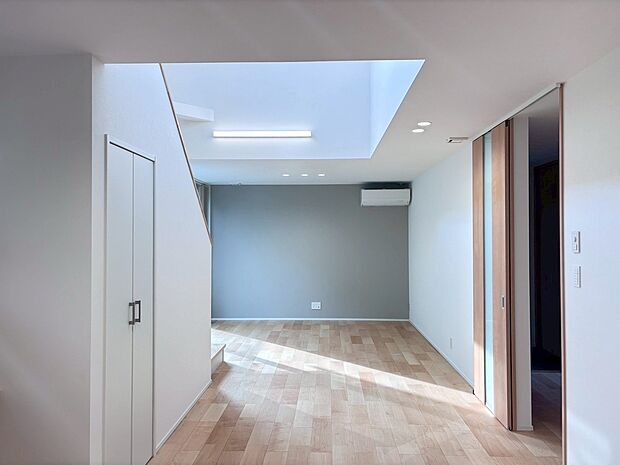 【サニーガーデン福間駅南3工区　22号地】【22号地】
優しい木漏れ日の入る吹き抜けは開放感を感じられます。