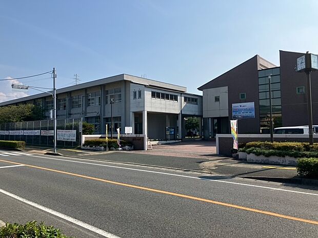 福津市立津屋崎中学校(約1,900m)