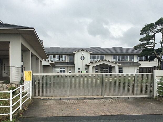 弓削小学校(約1,750m)