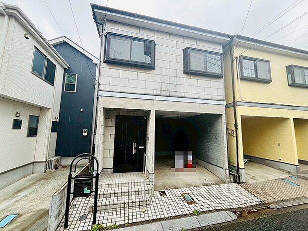 【【古屋あり】外観】周辺にはスーパーやコンビニ、ドラッグストアなどの商業施設が充実しており、日々の買い物や急な買い足しも便利です。生活利便性が高く、忙しい毎日も快適に過ごせる環境です。