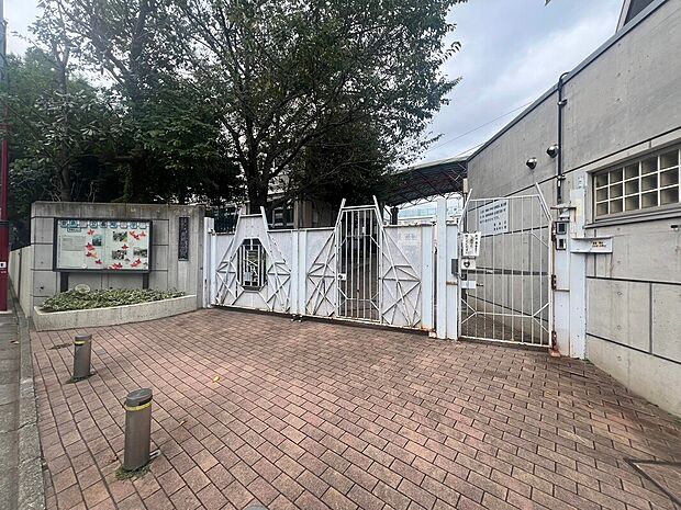 豊島区立長崎小学校（約380m）