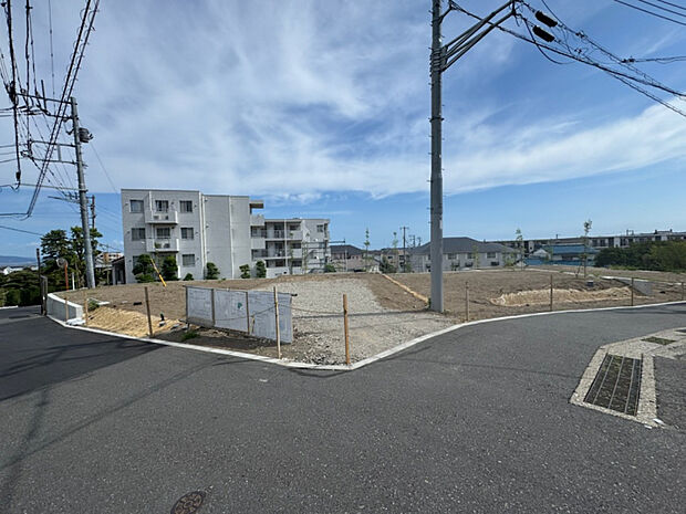 【現地写真】 建築条件なし!ご希望のプランで夢のマイホームを実現できます。